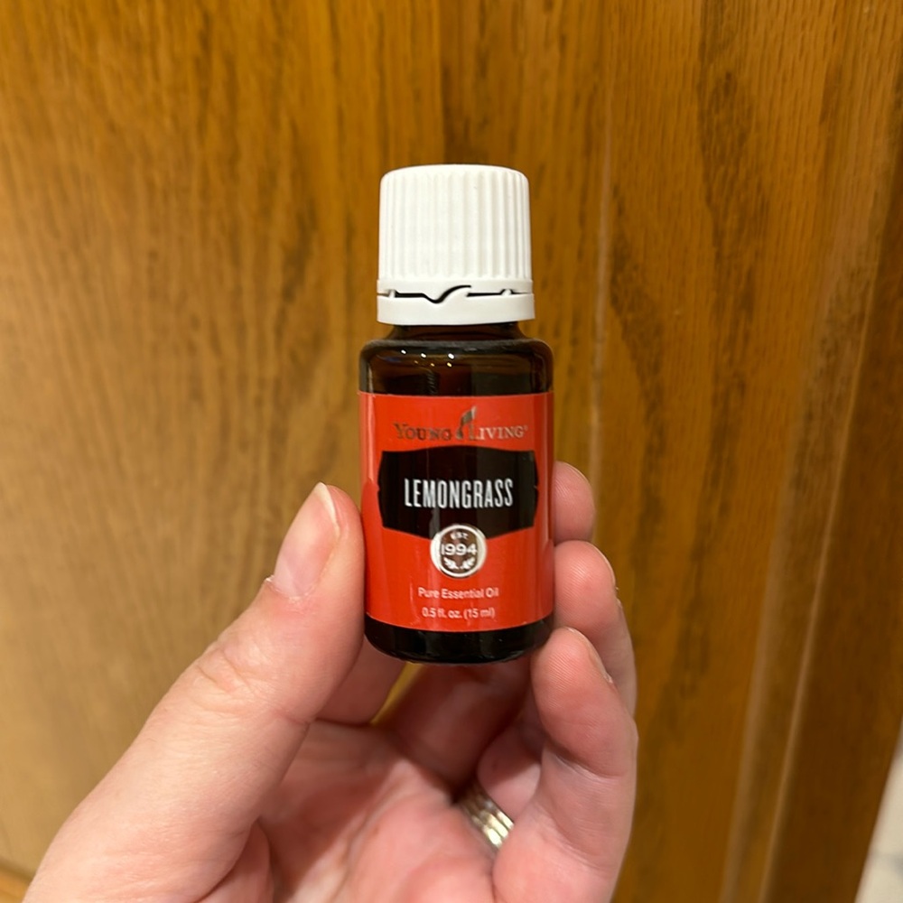 YL lemongrass essential oil